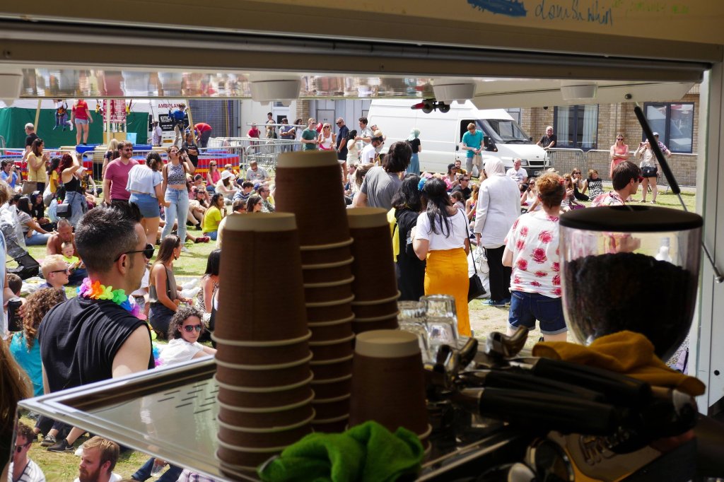 Coffee and festive crowds at Cowley Road 2019