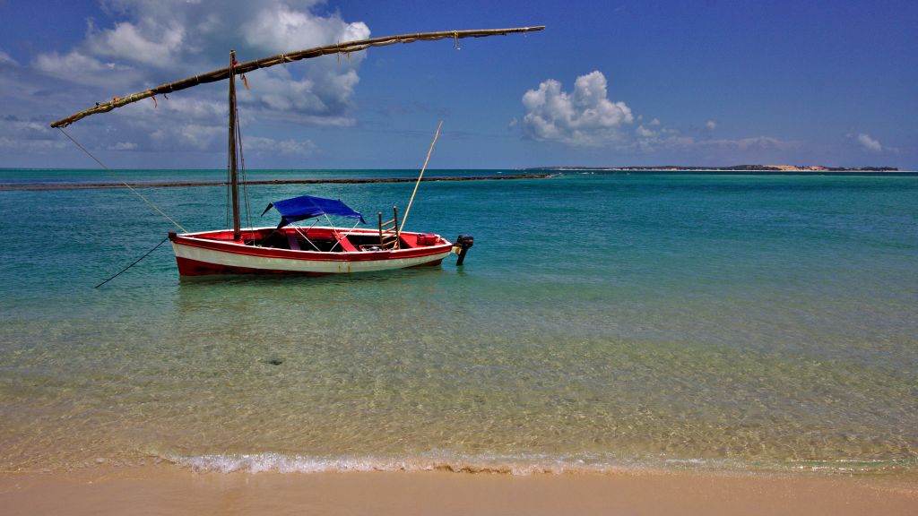 Magaruque Aailing Boat
